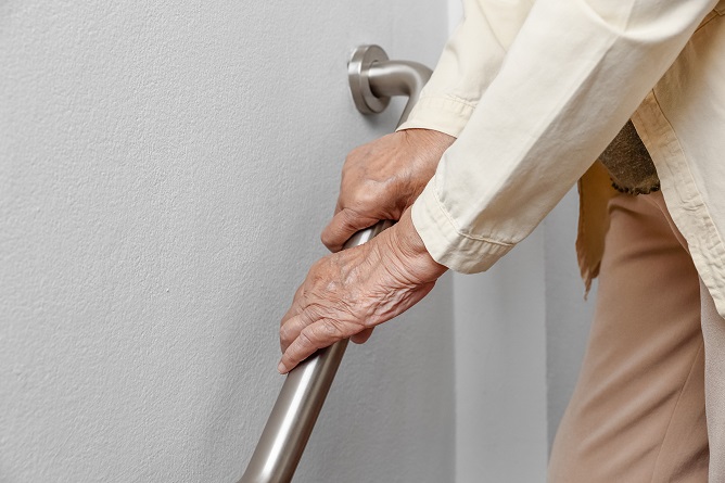 keeping-your-elderly-loved-one-safe-at-home